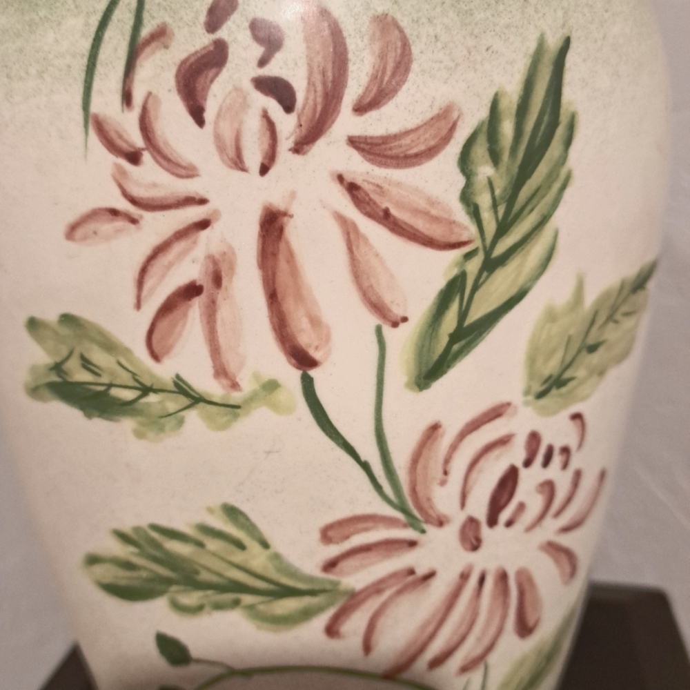 Vase - Picture 2 of 5